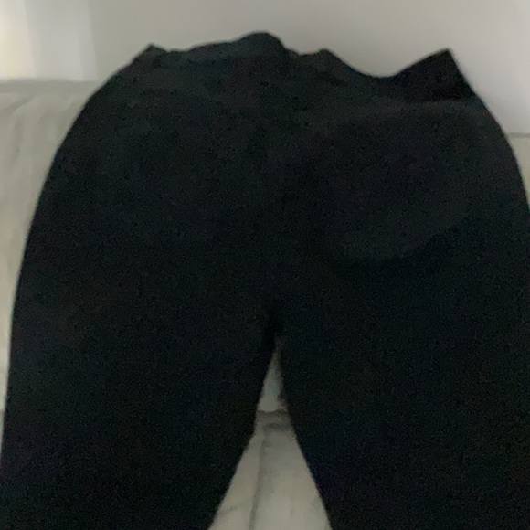 Color:  Black. - Picture 4 of 5